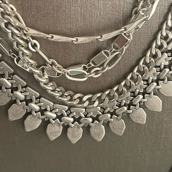 STELLA & DOT 5-STRAND SILVER TONE NECKLACE - Picture 6 of 7